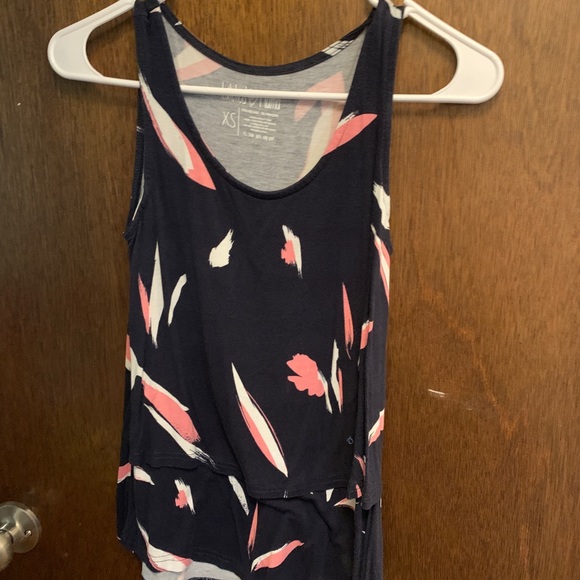 Latched Mama set of 5 Nursing Tanks - Picture 4 of 5